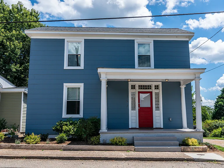 381 Main St — Photo 1