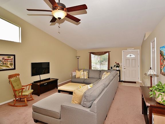 5th image of 6912 Troy Ln NE