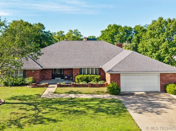 2649 Regency Rd, Bartlesville, OK 74006