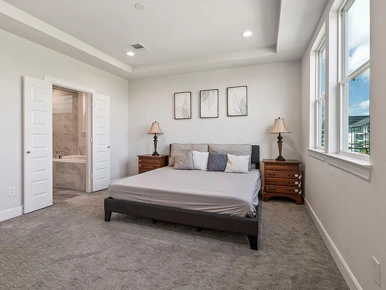 316 Jensen Dr — Photo 24