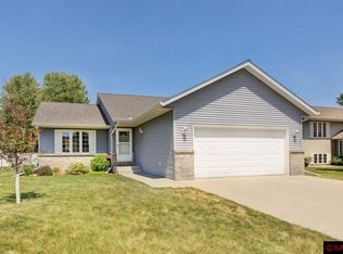 125 Spyglass Dr, Mankato, MN 56001
