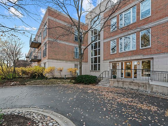 2nd image of 119 E Laurel Ave APT 206