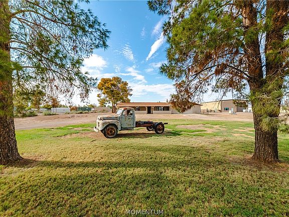 3rd image of 1745 E Laguna Road