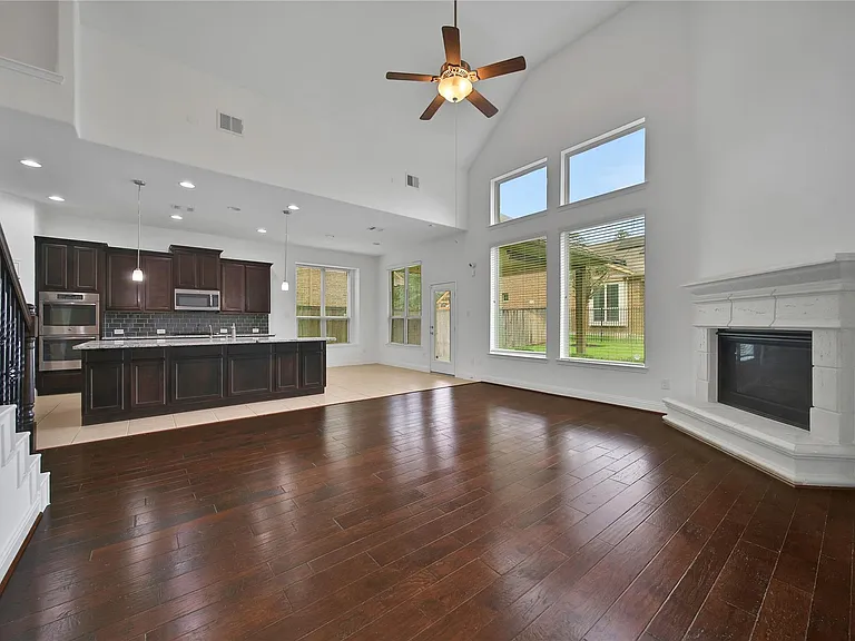 27 Waterfall Way — Photo 9