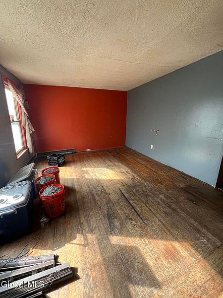 4th image of 317 Sherman Street