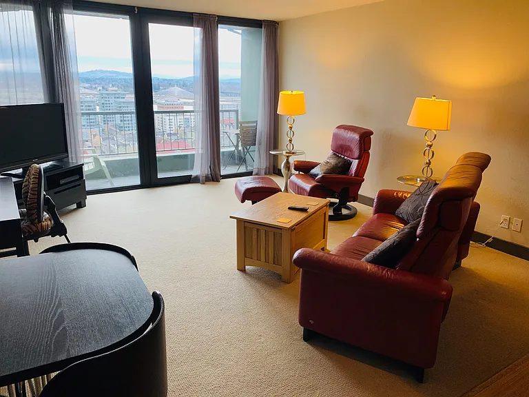 111 SW Harrison St #14G — Photo 4