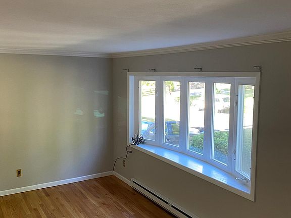 5th image of 52 River St