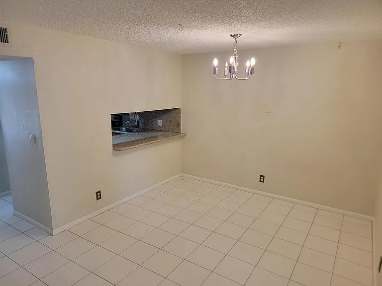 791 SE 1st Way — Photo 4
