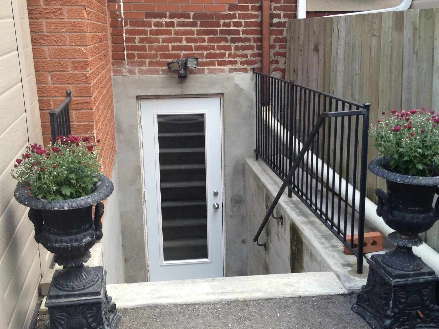 776 Euclid Avenue Toronto — Photo 2