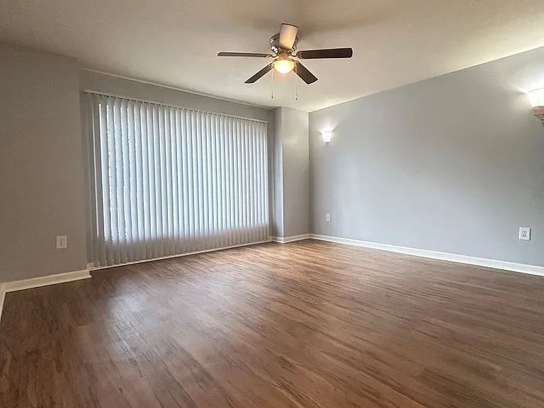 Rowan Place Apartments — Photo 16