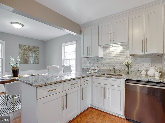 5th image of 14401 Cool Oak Ln