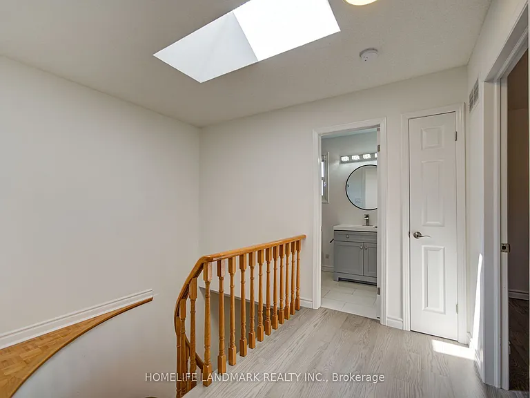 25 Lansbury Dr — Photo 15