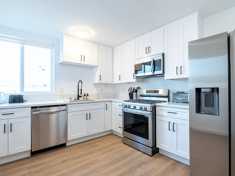2642 Brighton Ave #3 — Photo 5