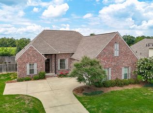 136 Sweetbriar Cir, Canton, MS 39046