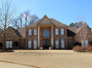 1479 Barton Creek Dr, Collierville, TN 38017