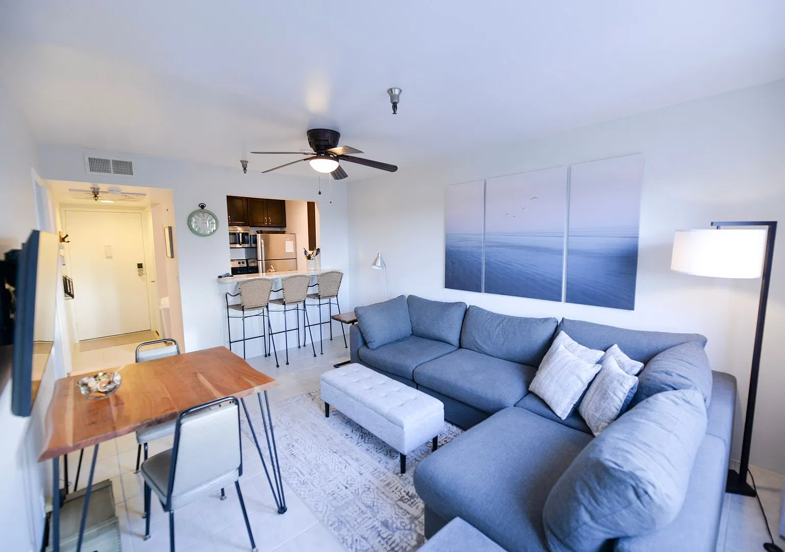 Fully Furnished 1 bedroom Oceanview unit!! — Photo 3