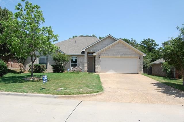 1st image of 618 Everglade Dr