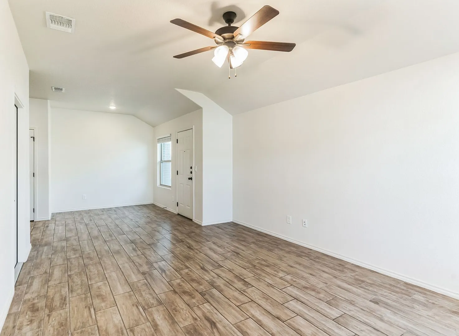 Modern 3-Bedroom Duplex in Temple with Spacious Layout — Photo 3