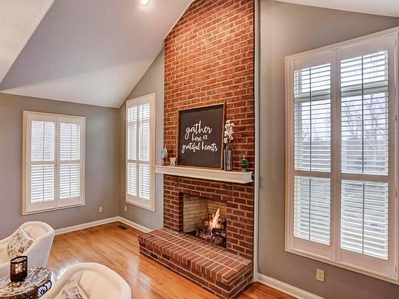2nd image of 2904 Waukeegan Ave