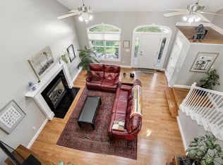 16 Emerald Crest Ct, Bloomington, IL 61705