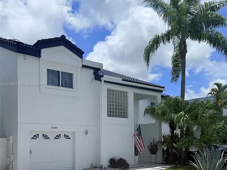 21251 NE 3rd Ct — Photo 2