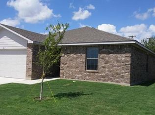 174 Talon Dr, Luling, TX 78648