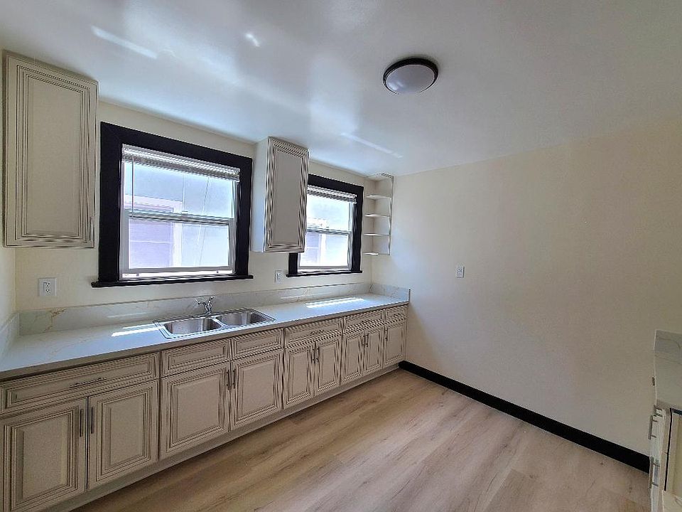 Kitchen 127 SQF.