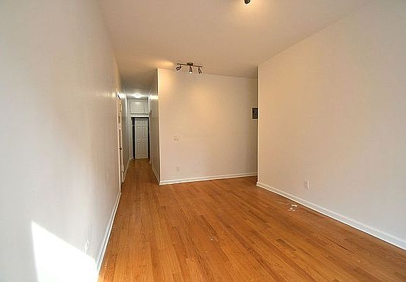 3rd image of 2512 University Ave APT 1
