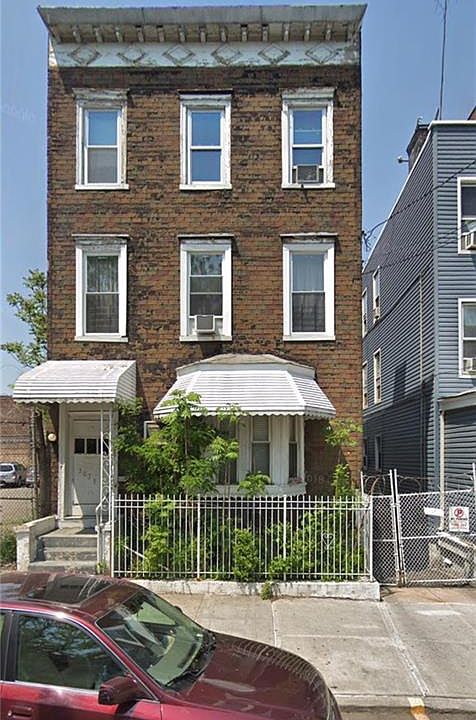 1st image of 3071 Villa Ave