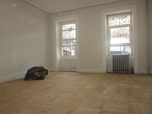 4th image of 180 Vernon Ave APT 1