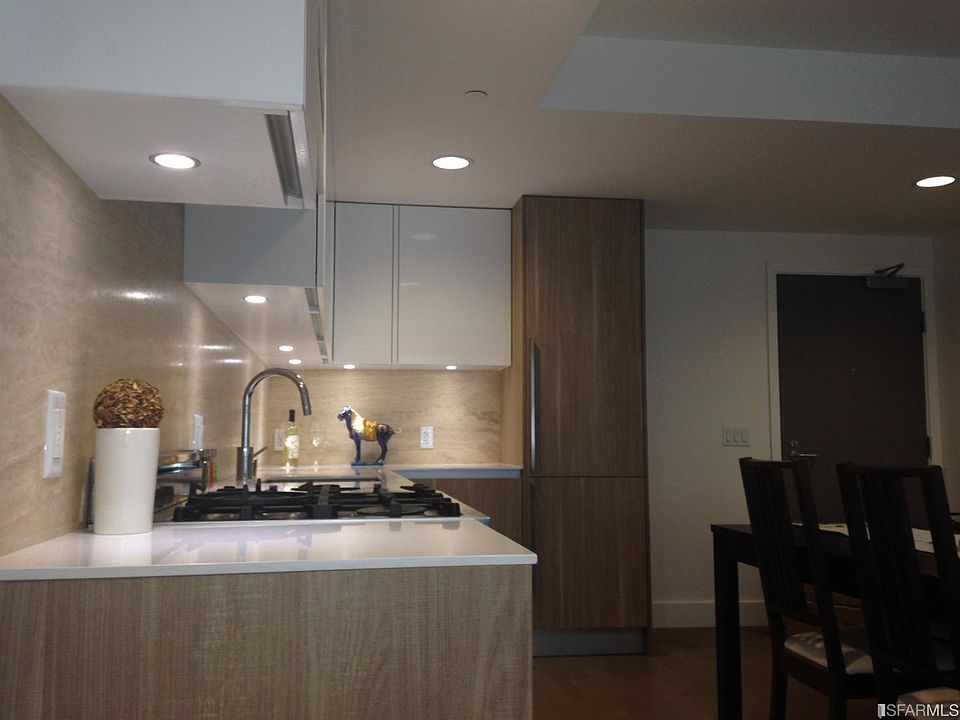 2nd image of 8 Buchanan #515