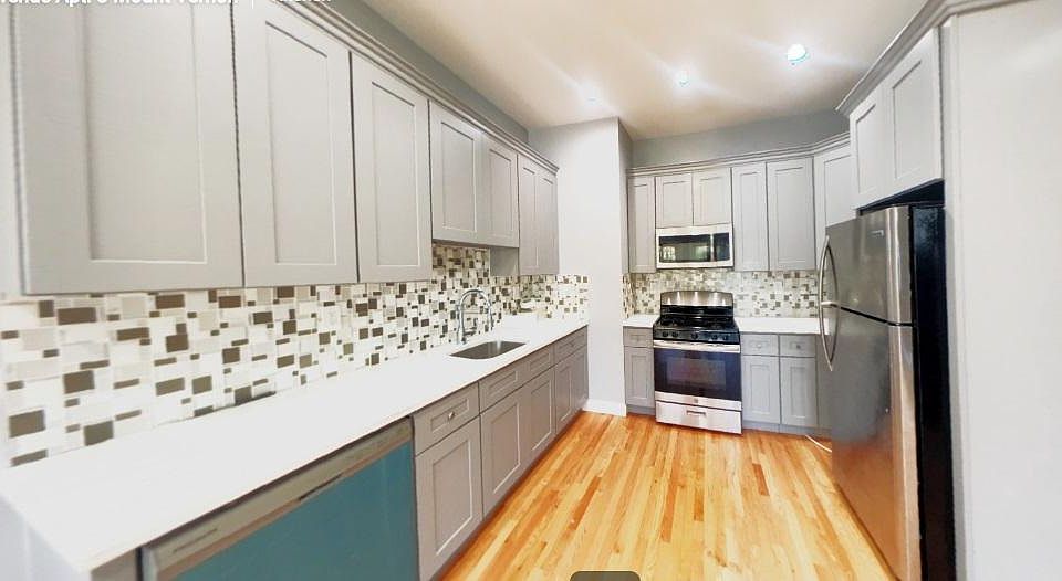 1st image of 416 Bedford Ave #1