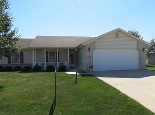 325 Crown Hill Dr, Huntington, IN 46750