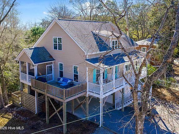 3rd image of 1679 Hemingway Drive SW