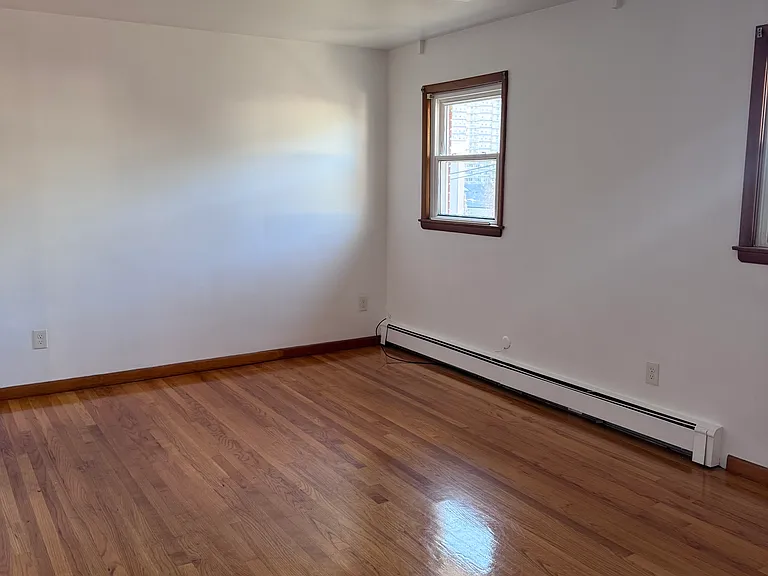 494 Catherine St #2 — Photo 7