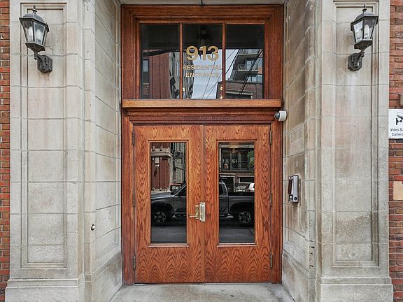 913 W. VAN BUREN ST.