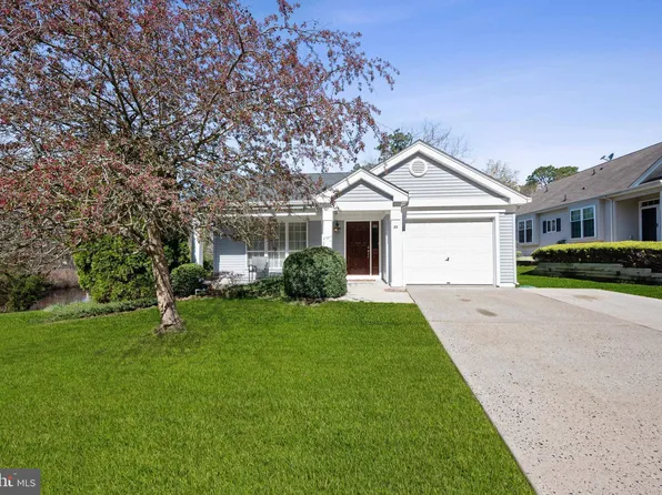 23 Huntington Dr, Southampton, NJ 08088