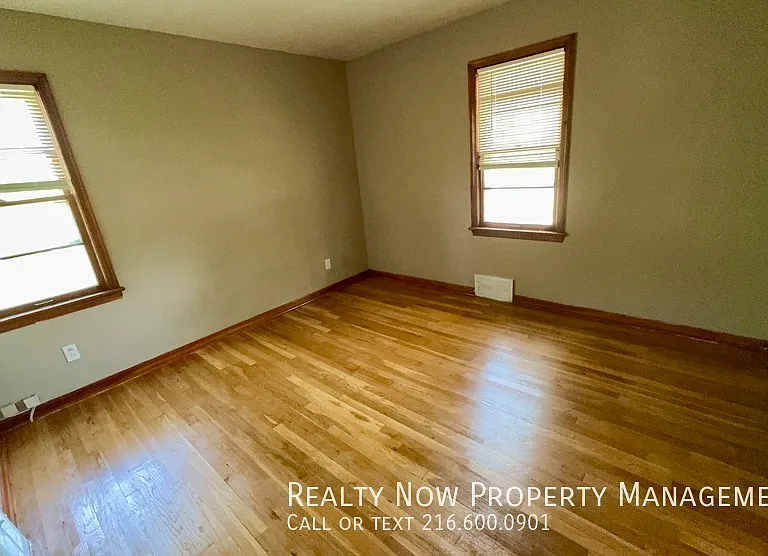 5200 Miller Ave — Photo 10
