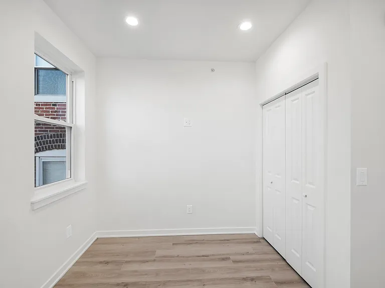 2230 Christian St #3 — Photo 12