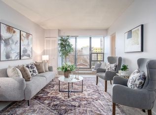 81 Church St #403, Kitchener, ON N2G4M1