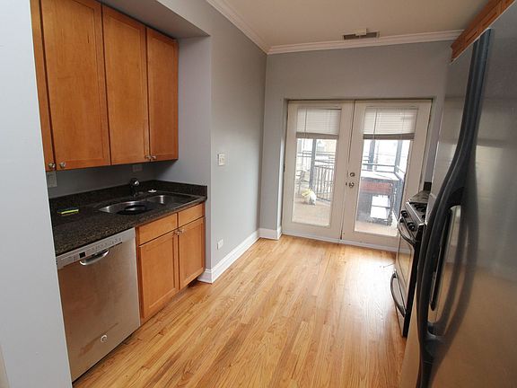 3rd image of 2902 N Talman Ave #1