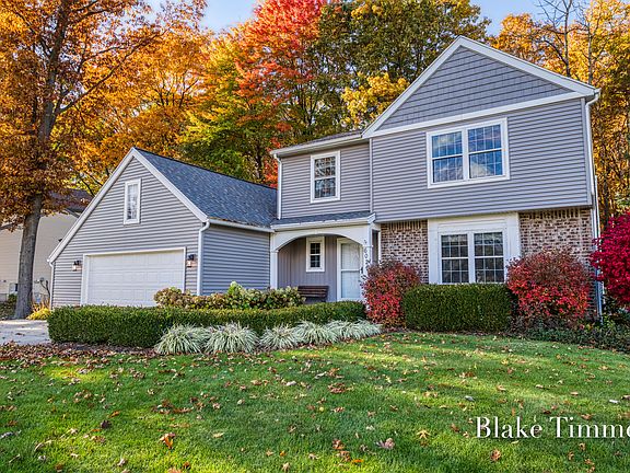 2nd image of 6025 Arroyo Vista Dr NE