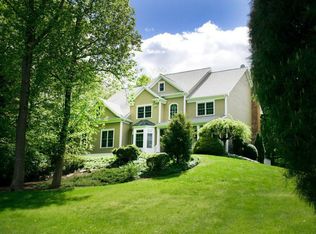 4 Admiral Ct, Norwalk, CT 06851