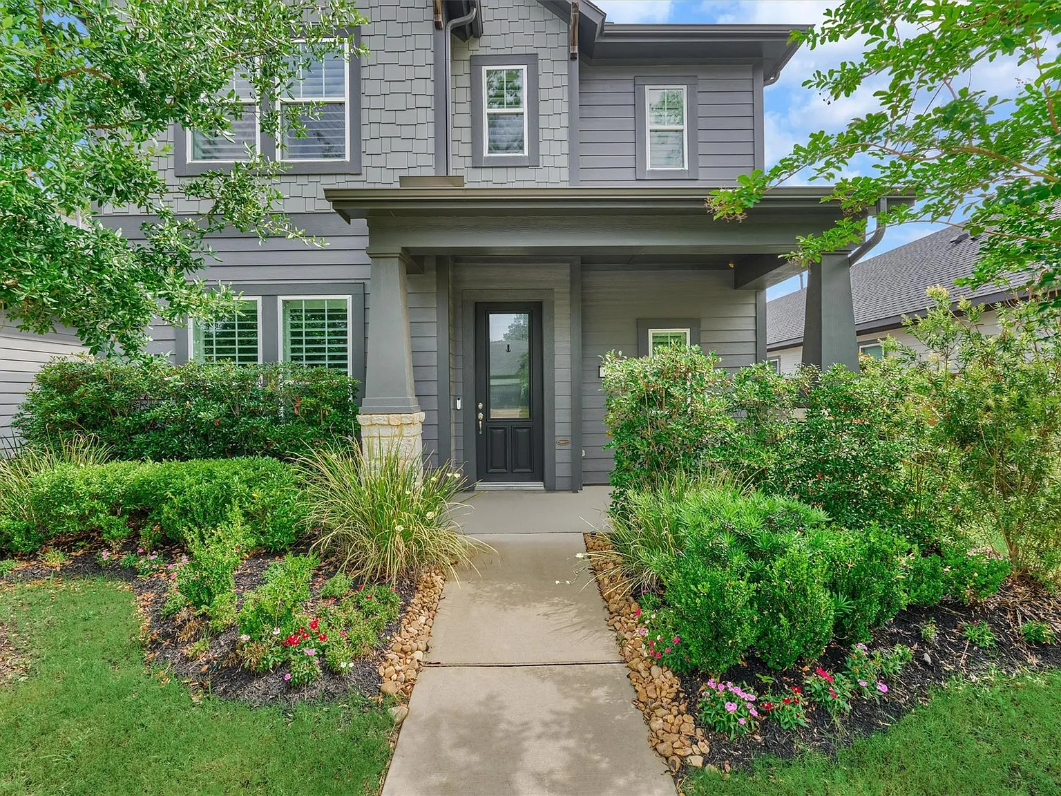 4 bed, 3.5 bath, 2416 sqft, $2,950 — Photo 2