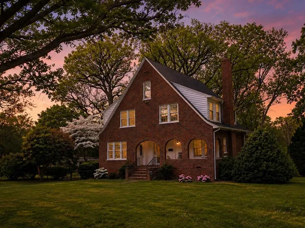 557 S Ellison Ln, Waynesboro, VA 22980