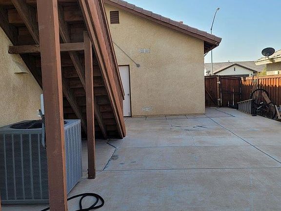5th image of 185 W Madrone Cir