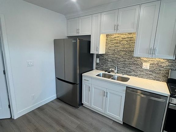 5th image of 3526 Park Blvd APT 6B