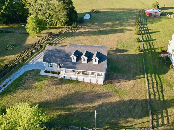 29 Iris Way, Charles Town, WV 25414