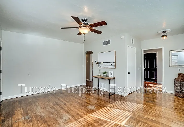 1040 E Linden St #A — Photo 12