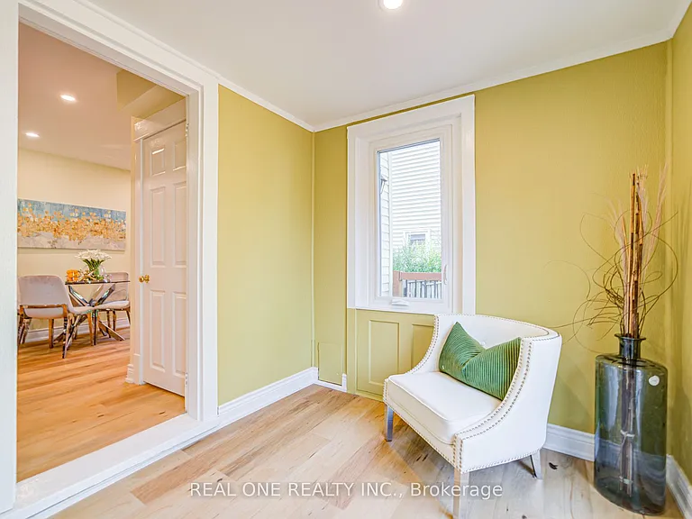 4052 Saint James Ave — Photo 16